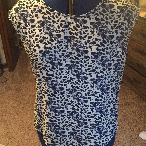 Pixley Tops - Multi-contrast shirt with cut-out in back. Pixley Tops - Multi-contrast shirt with cut-out in back.